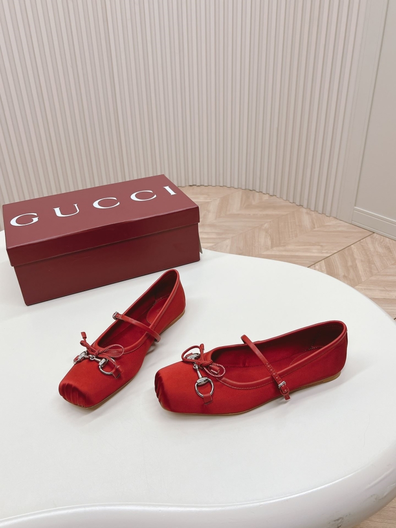 Gucci Flat Shoes